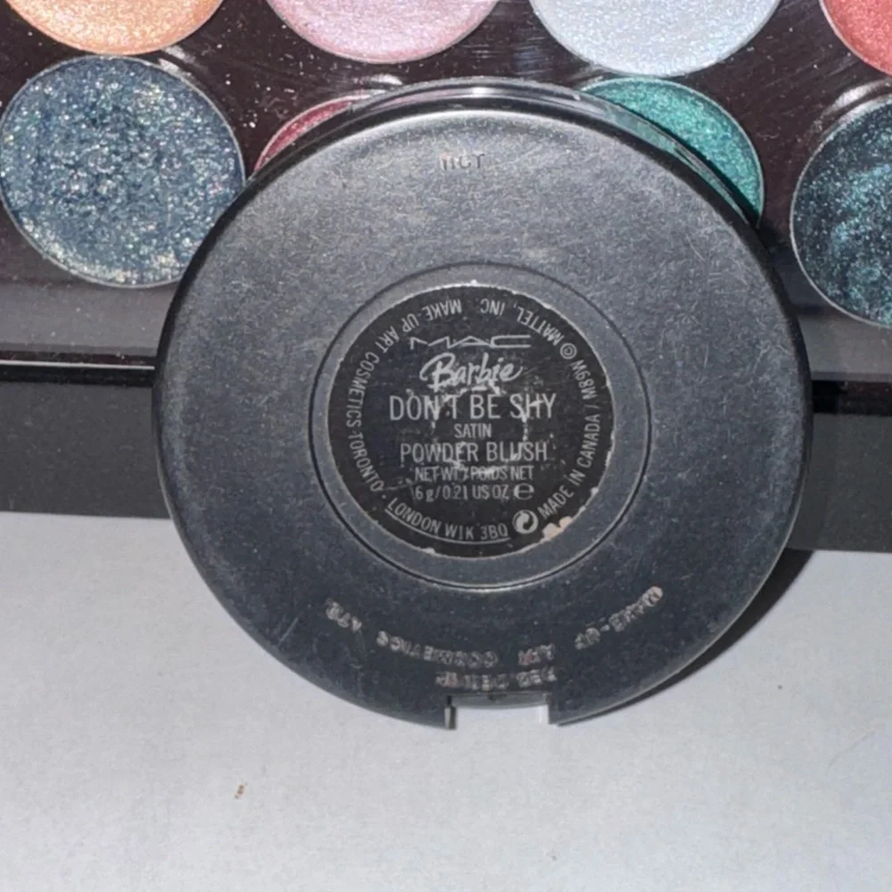 Mac barbie collection don’t be shy blush